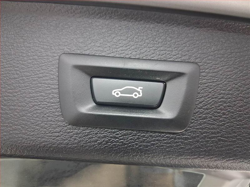 BMW X3 (2016) sDrive18d, Automat, Serv.kniha - fotka 17 z 19
