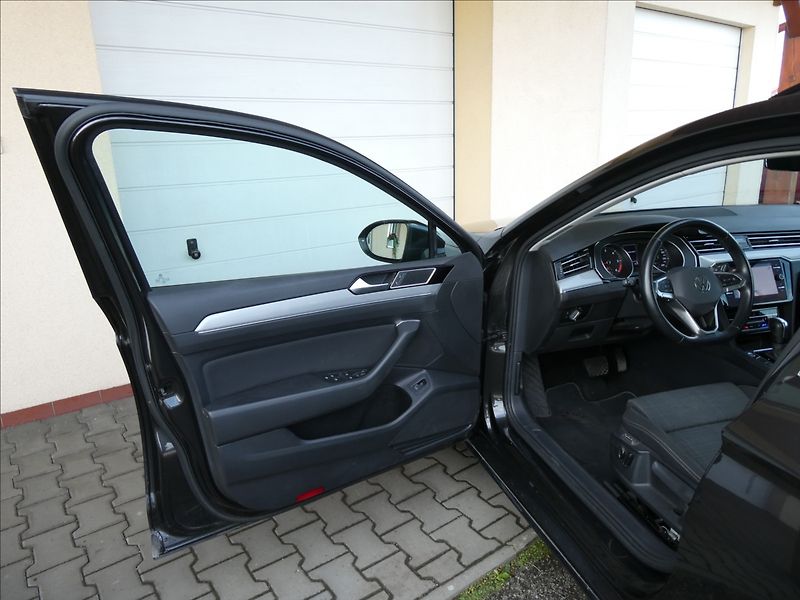 Volkswagen Passat 2,0 TDi DSG FULL LED BUSINESS - fotka 20 z 41
