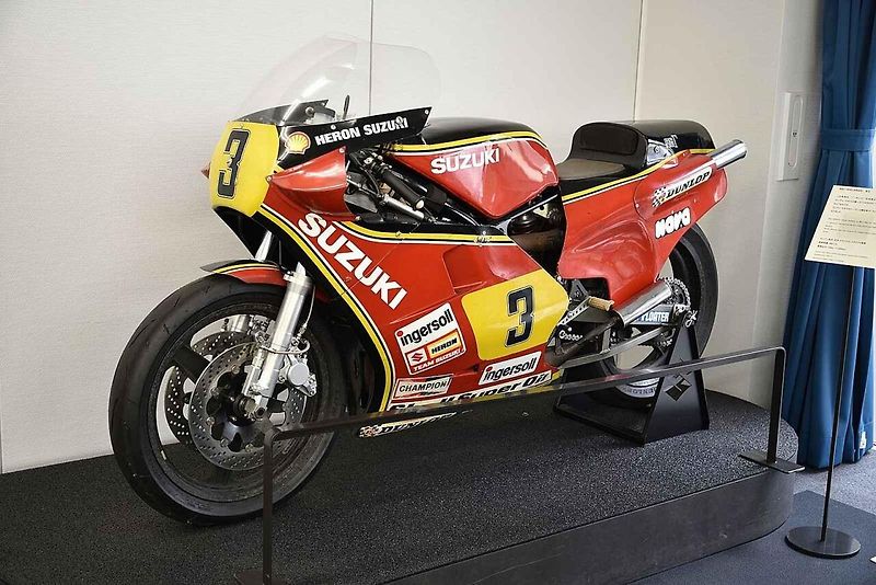 Randy Mamola je právem řazen mezi legendy motocyklového sportu. Čtyřikrát útočil na titul mistra světa, ale nikdy jej nezískal.