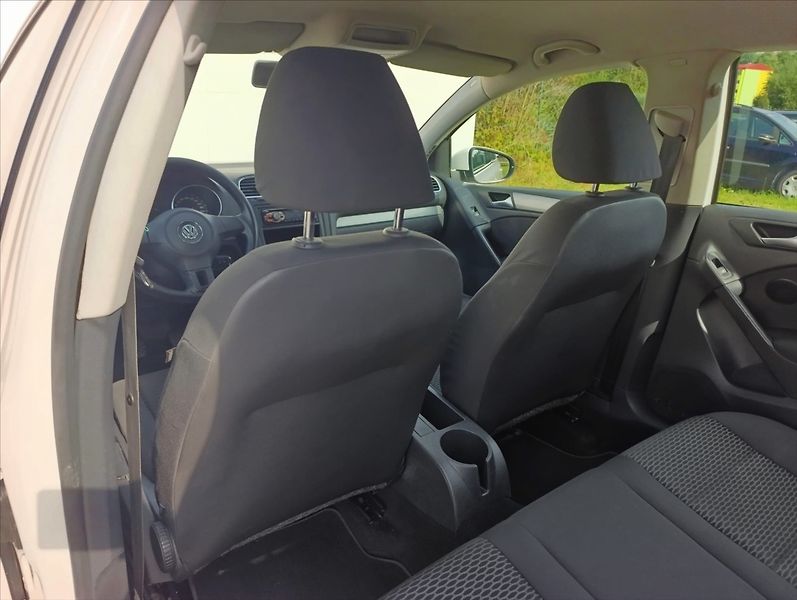 Volkswagen Golf 1,6 TDi Klimatizace - fotka 20 z 29
