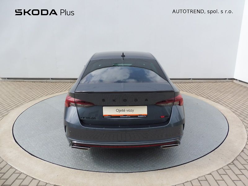Škoda Octavia (2021) 2,0 TSI 180kW DSG - fotka 26 z 29
