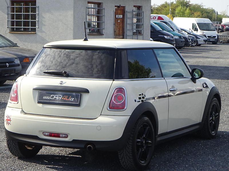Mini One 1.6 72kW SERVIS POLOKŮŽE - fotka 22 z 26