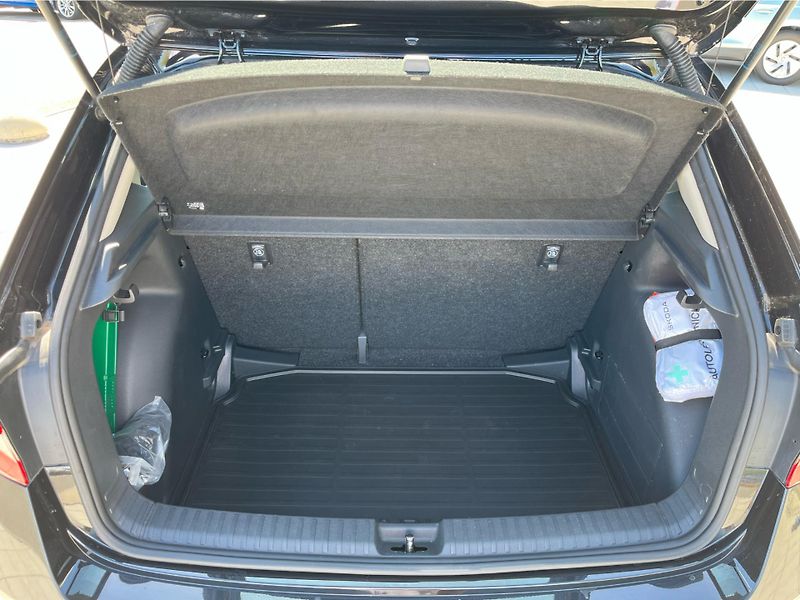 Škoda Fabia 1.0 MPi 59 kW SELECTION - fotka 26 z 27