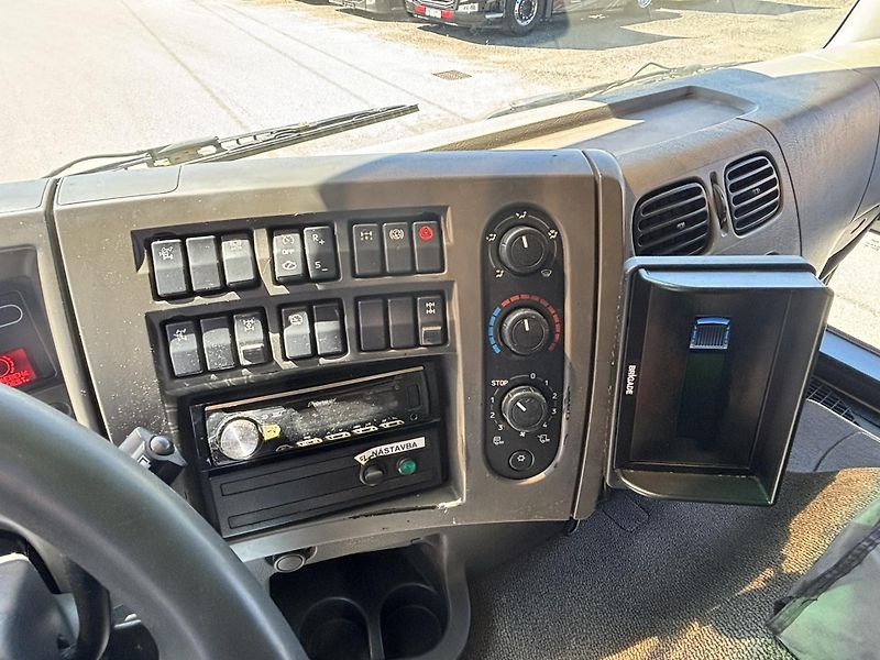Renault Premium DXI LANDER D 410.26 PR 6x4 E5 - fotka 19 z 21