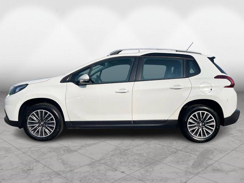 Peugeot 2008 1.2 Active Pure Tech - fotka 3 z 24