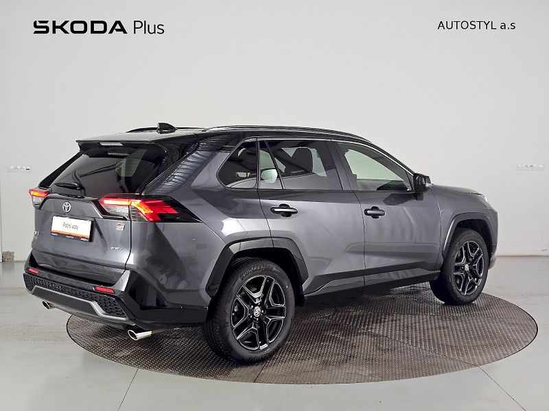 Toyota RAV4 (2025) 2.5HEV 222k 4x4 GR SPORT - fotka 2 z 31