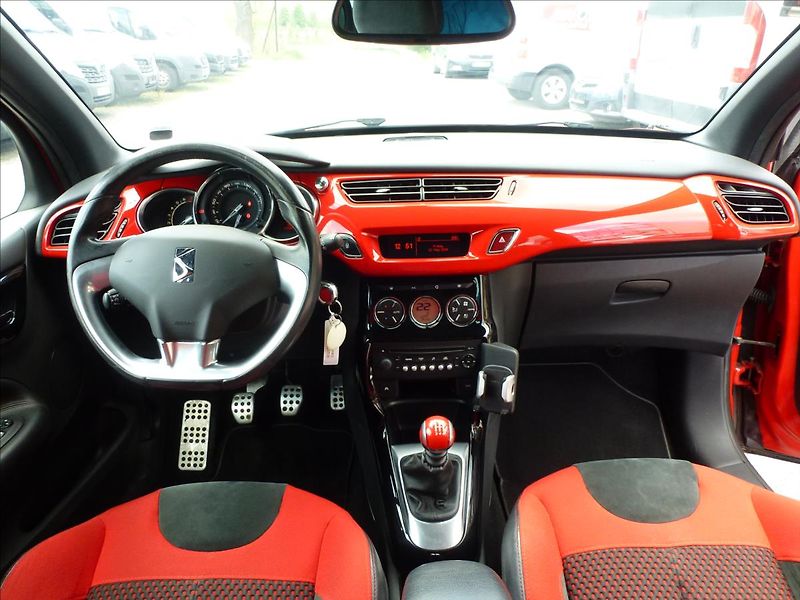 Citroën DS3 1,6 16V VTi THP SportChic - fotka 27 z 46