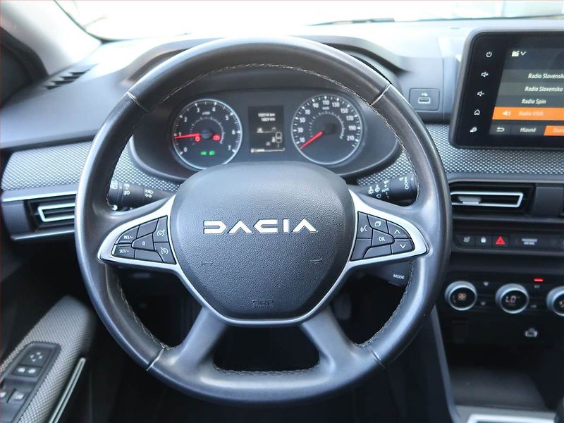 Dacia Jogger (2023) 1.0 TCe, Serv.kniha, Navi - fotka 17 z 17