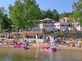Kvalita vody na začátku sezony je velmi dobrá, pak postupně klesá, ale koupání zde rozhodně není zdraví nebezpečné