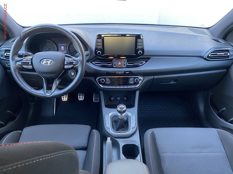 Hyundai i30 (2022) 1.5 T-GDi, N-Line - fotka 8 z 21