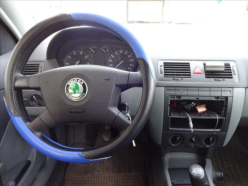Škoda Fabia I 1,2 i40kW - fotka 32 z 42