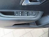 Peugeot 208 (2022) Allure 1.2 PureTech - náhled 16