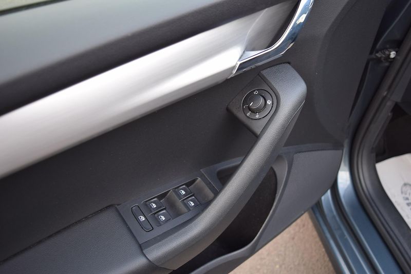 Škoda Octavia (2020) 1.5TSI 110kw AMBITION DSG KAM - fotka 33 z 44