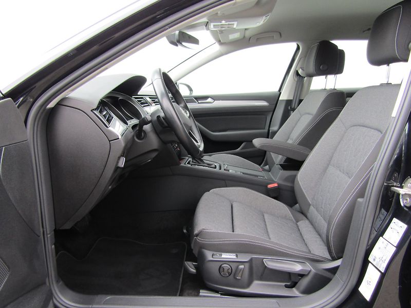 Volkswagen Passat Business 2.0 TDI 110KW DSG Var - fotka 18 z 30