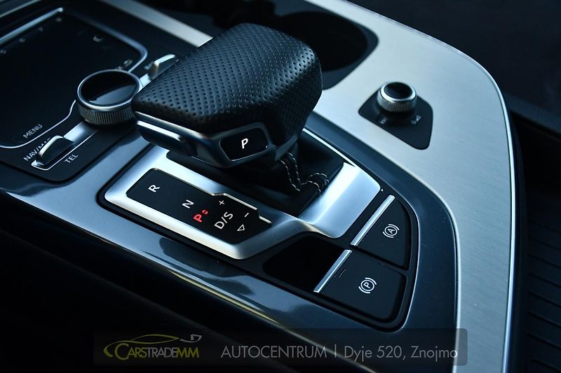 Audi Q7 3.0TDi Q. VZDUCH S-LINE 2xALU - fotka 37 z 60