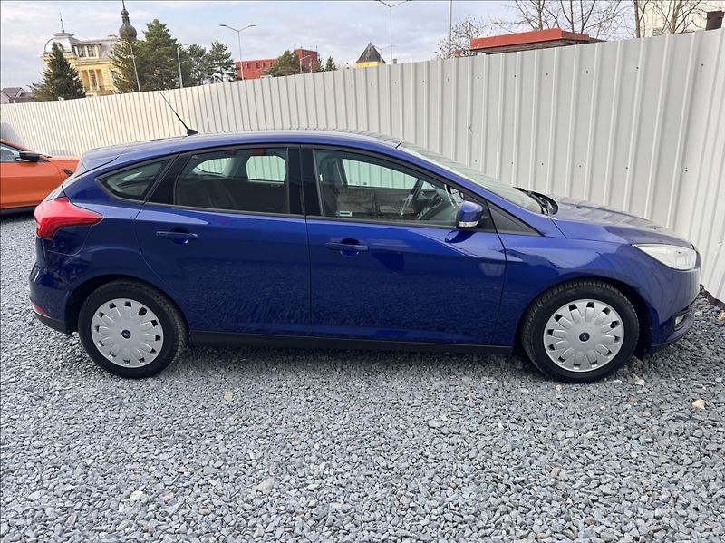Ford Focus 1,5 TDCi 77kW NAVIGACE - fotka 14 z 50