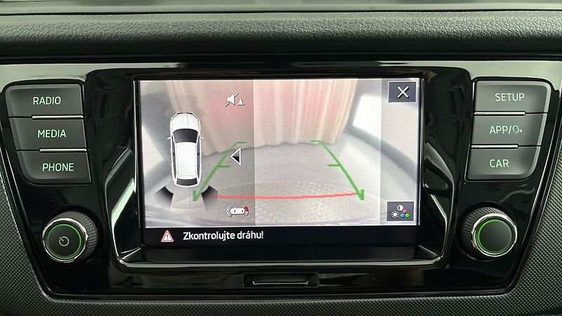 Škoda Fabia 1.0 TSI Ambition Combi - fotka 12 z 23