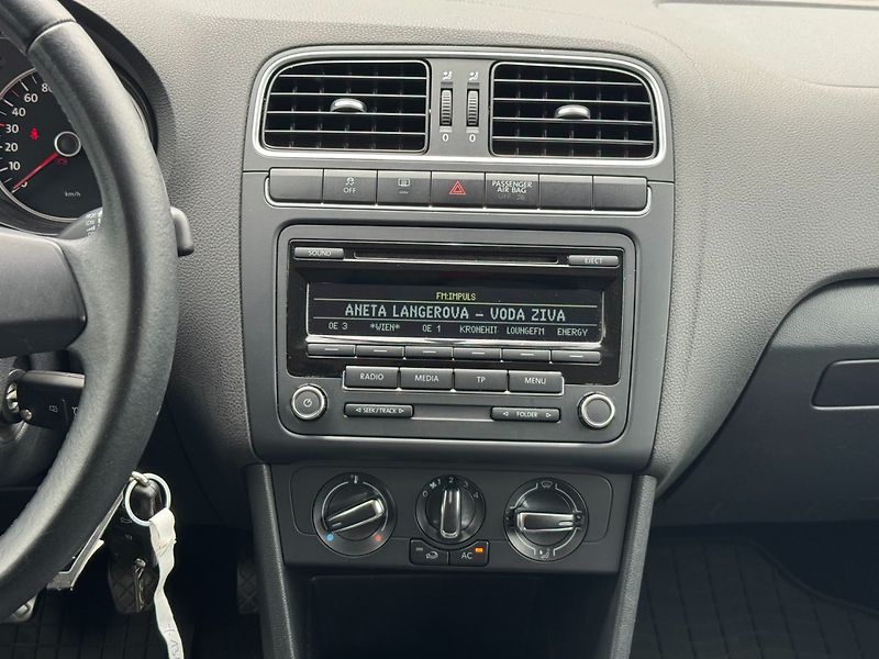 Volkswagen Polo (2011) Comfortline 1.2 TSI 66kW - fotka 21 z 32