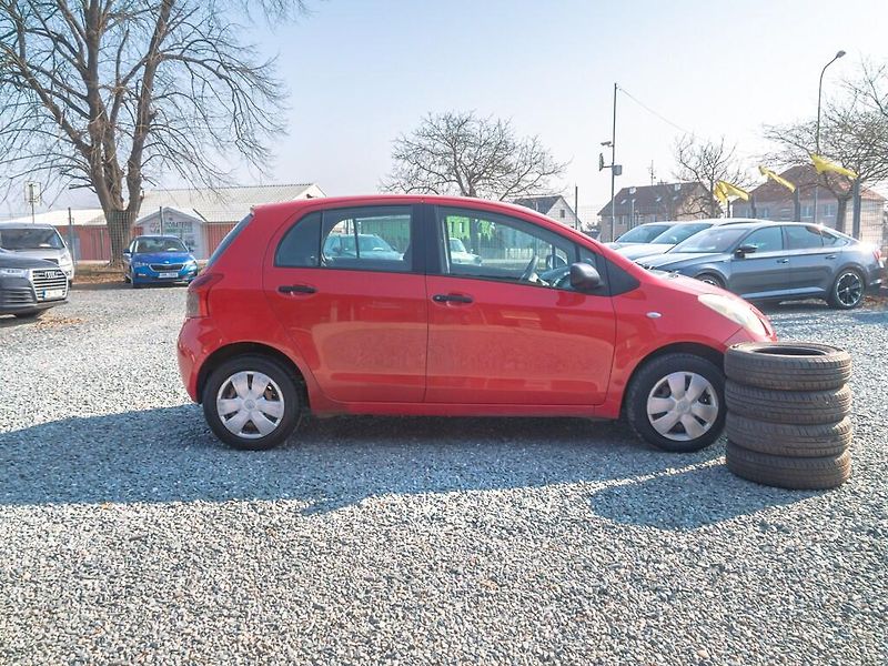 Toyota Yaris (2008) ČR 1.0i 51KW AC – 2x PNEU - fotka 5 z 34