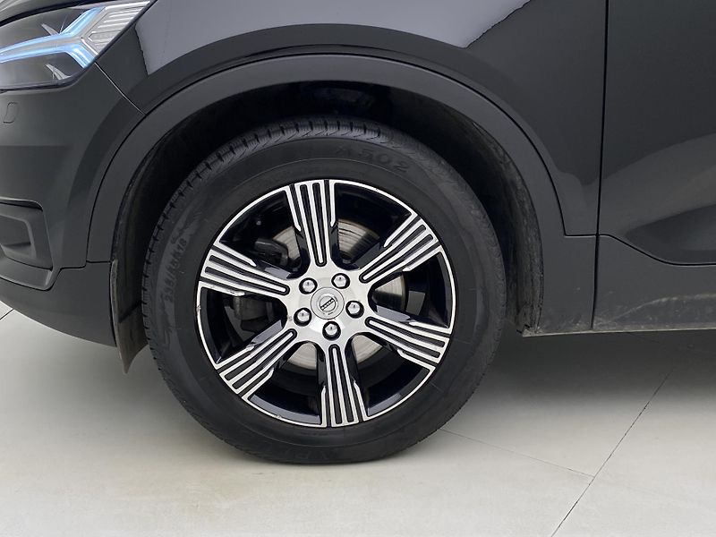 Volvo XC40 D4 AWD INSCRIPTION REZERVACE - fotka 34 z 44