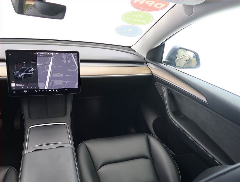 Tesla Model Y (2022) Long Range AWD 79kWh, SoH 92% - fotka 8 z 33