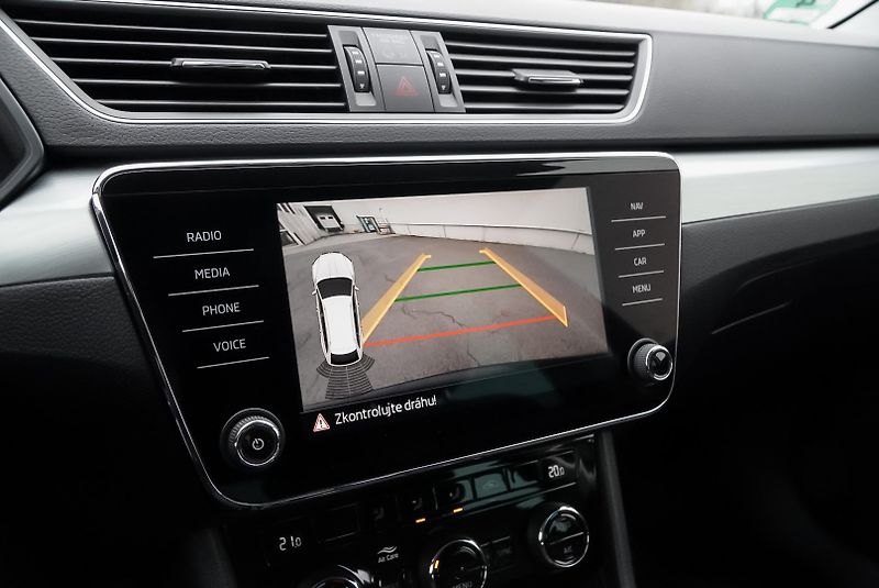 Škoda Superb 2.0 TDI 140kW 4x4 full servis - fotka 35 z 37