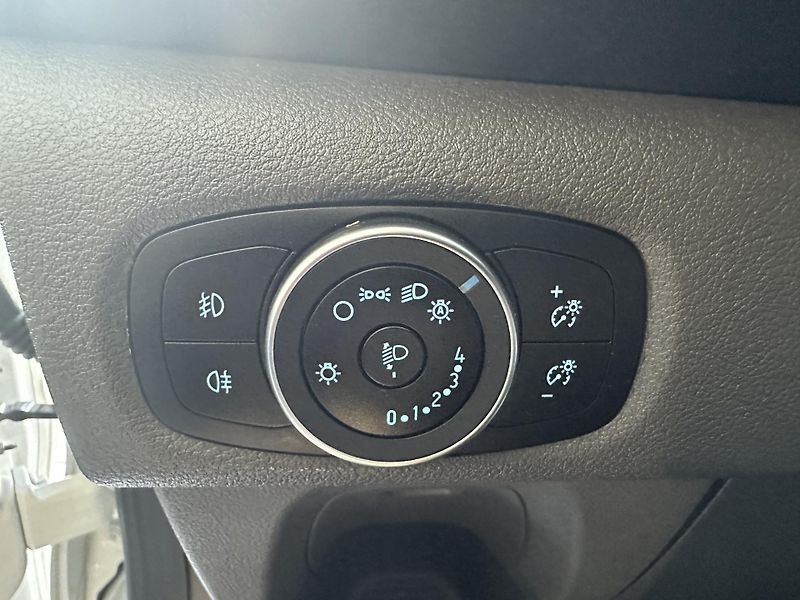 Ford Tourneo Custom Trend 320 L2 2.0 EB 130k  - fotka 18 z 28