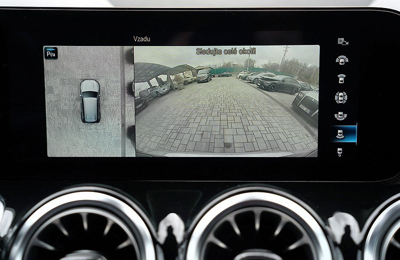 Mercedes-Benz GLB 200d 4Matic/AMG/AT/150 PS/Led - fotka 41 z 50