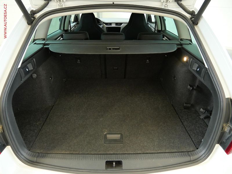 Škoda Octavia (2018) 2.0TDI 4x4, Style, DSG, LED - fotka 7 z 22
