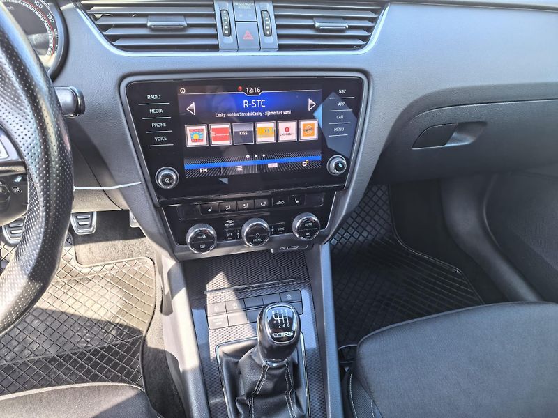 Škoda Octavia (2019) RS 2.0 - fotka 12 z 19
