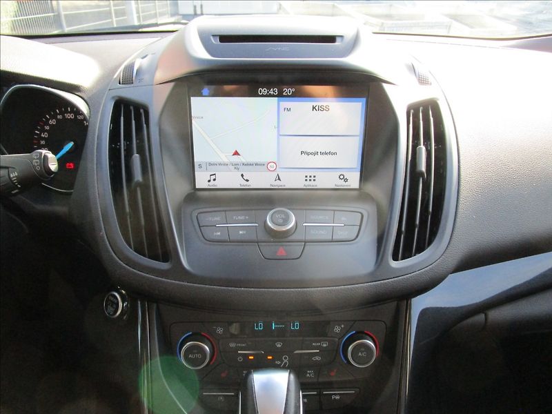Ford Kuga 2.0TDCi 132kW AWD, automat - fotka 9 z 41
