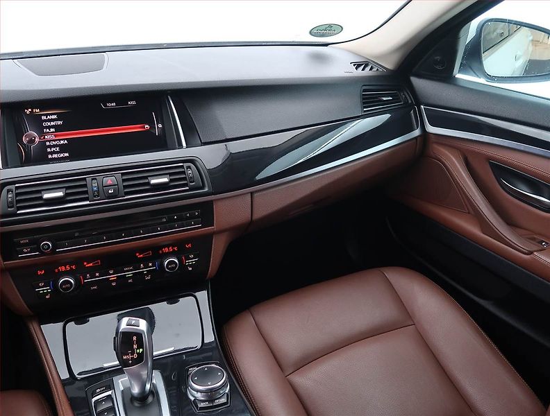 BMW Řada 5 (2015) 530d, Automat, Serv.kniha - fotka 8 z 23