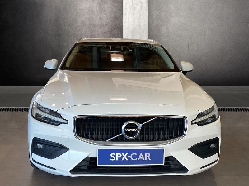 Volvo V60 D3 AWD MOM PRO - fotka 2 z 26