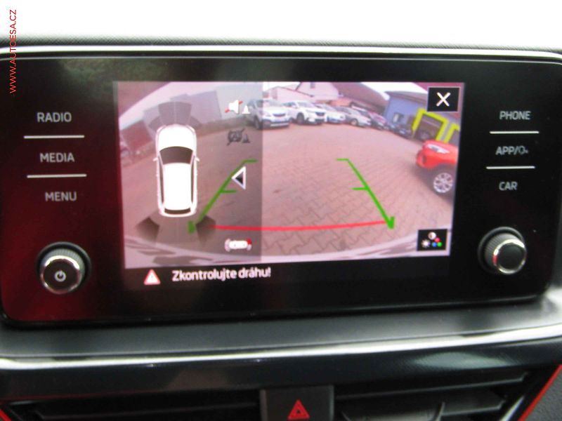 Škoda Kamiq (2021) 1.5 TSi, Monte Carlo, DSG - fotka 15 z 22