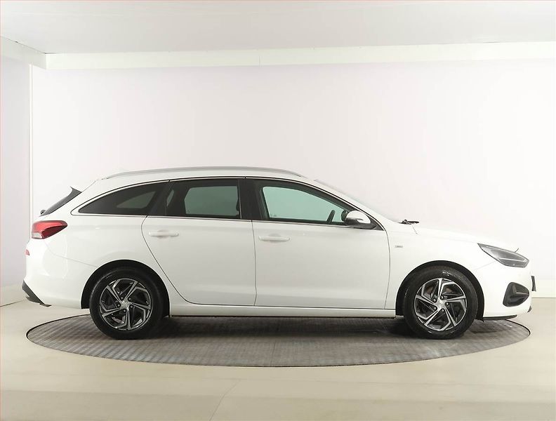 Hyundai i30 (2022) Smart 1.5 T-GDI MHEV - fotka 6 z 20