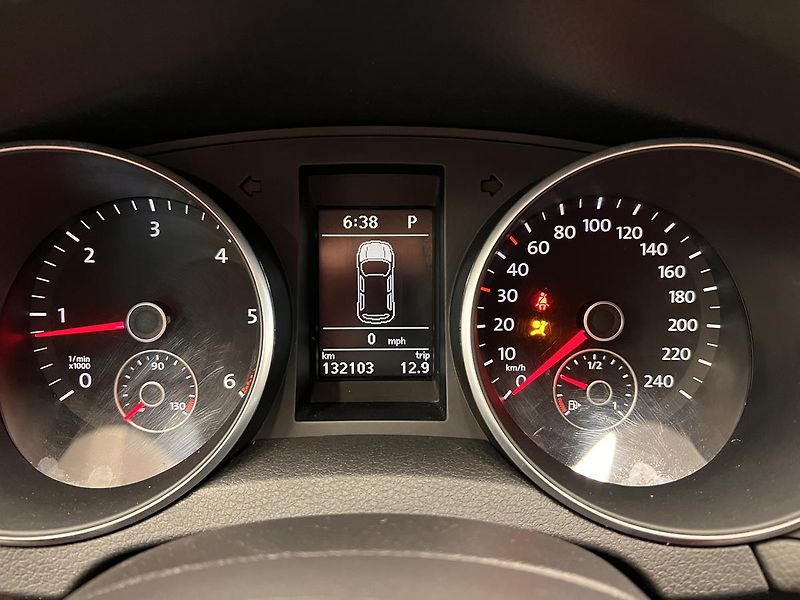 Volkswagen Golf VI 2.0TDi 81kW - fotka 5 z 11