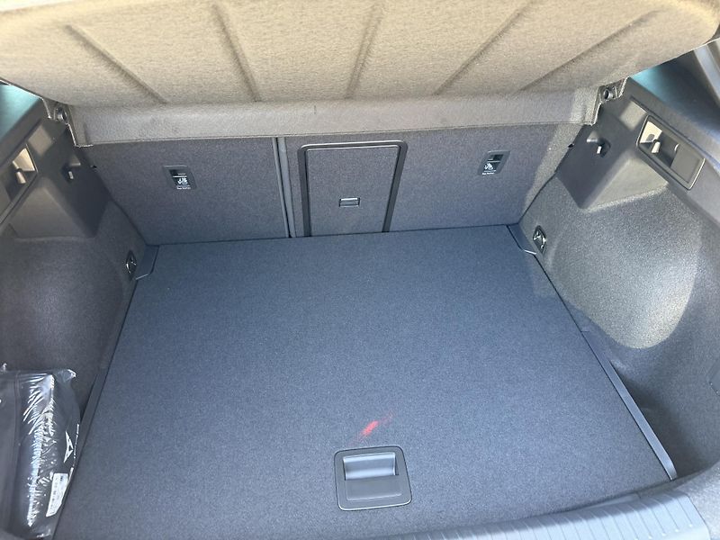 Cupra Formentor (2026) 2.0TDI TRIBE 150k DSG ZÁRUKA 5 - fotka 27 z 46