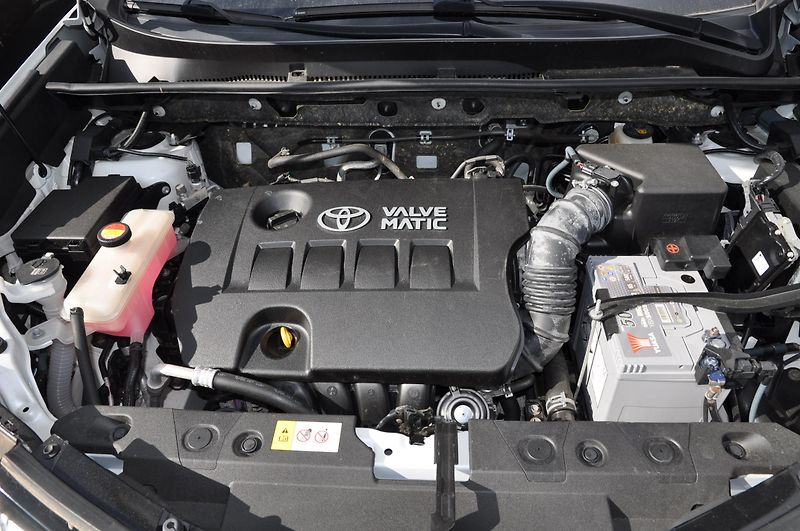 Toyota RAV4 2.0VVTi 112kW 4x4 Automat - fotka 11 z 22