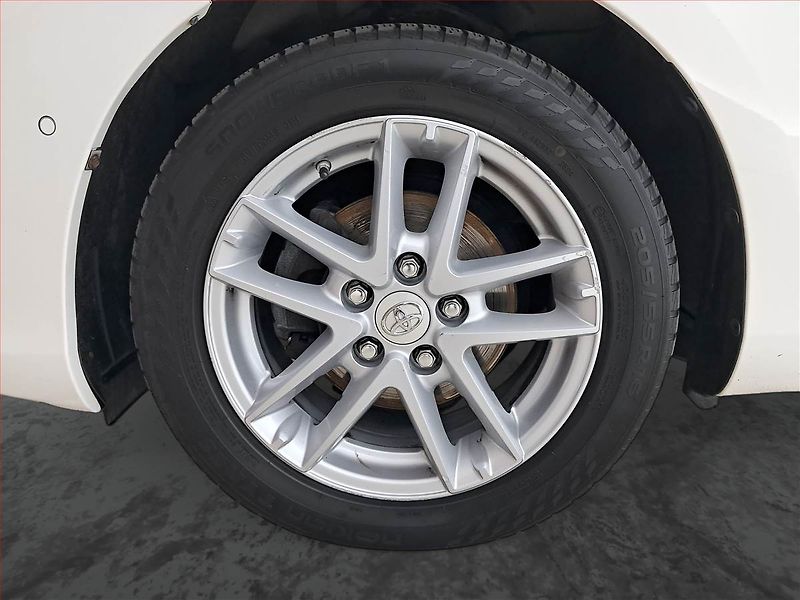 Toyota Auris (2018) 1.6 Valvematic, ČR,1.maj - fotka 14 z 18
