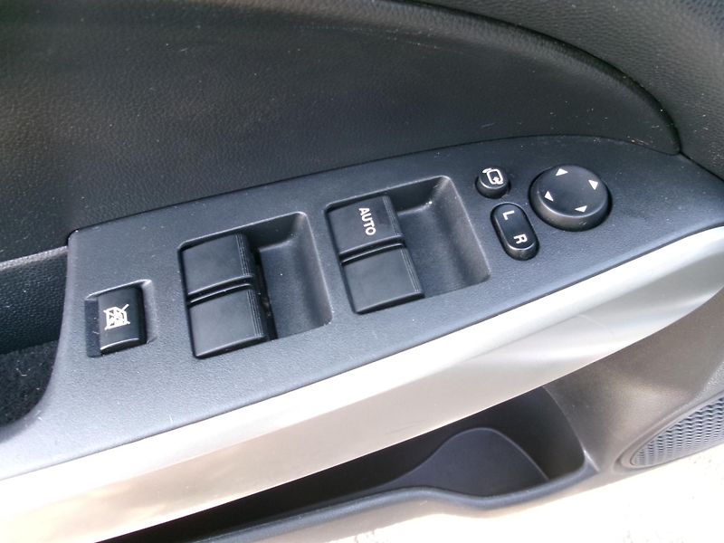Mazda 2 (2011) 1,3i KLIMA ALU VÝHŘEV - fotka 10 z 27
