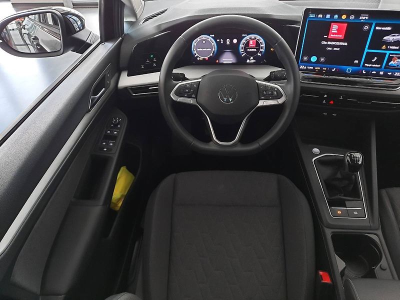 Volkswagen Golf (2025) 1.5 TSI (85kW/116k) People - fotka 11 z 25