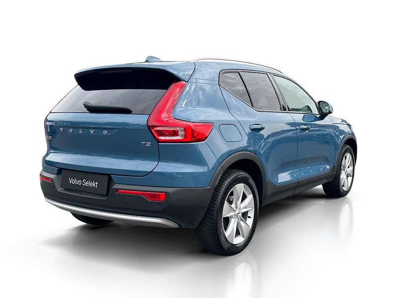 Volvo XC40 T2 FWD MOMENTUM // 1. maj. - fotka 6 z 41