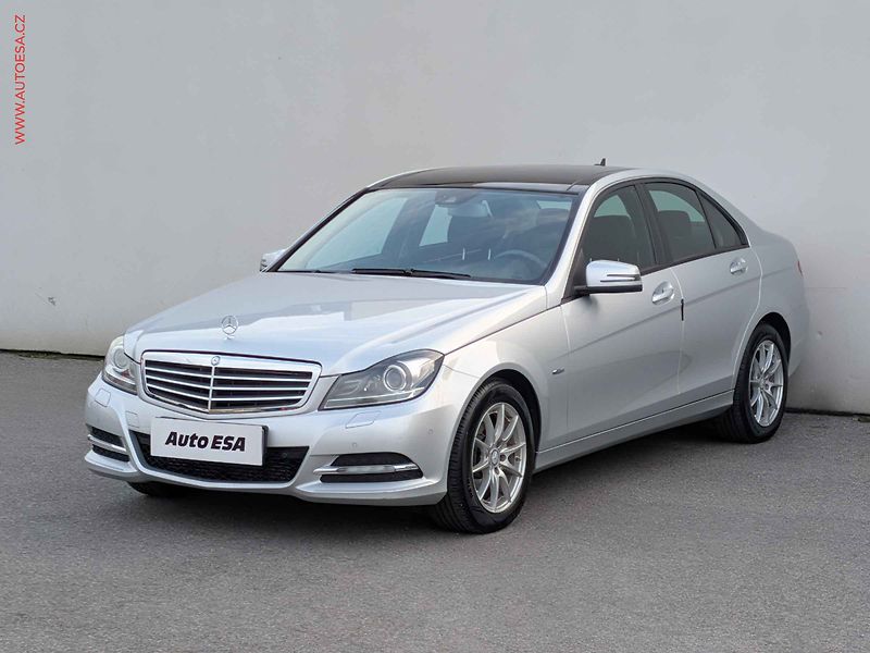 Mercedes-Benz Třídy C (2011) 2.2 CDi, ČR, AT, xenon - fotka 3 z 17