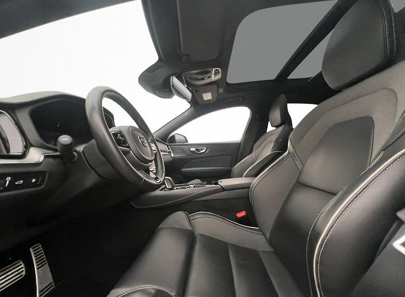 Volvo S60 Recharge T8 AWD R Kam Pano Taž - fotka 12 z 33