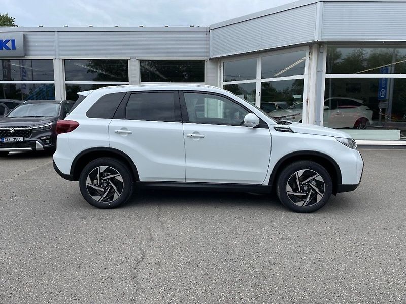 Suzuki Vitara 4x4 automat Elegance - fotka 8 z 8