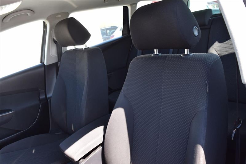 Volkswagen Passat 1,9 TDI 77KW KLIMA 1XMAJITEL - fotka 13 z 46