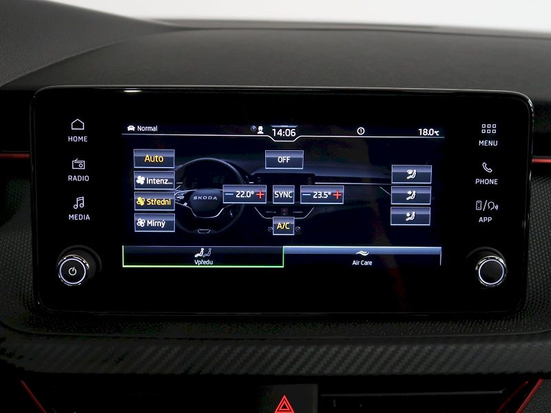 Škoda Kamiq (2025) MONTE CARLO 1.0TSI 85KW PANORA - fotka 26 z 40