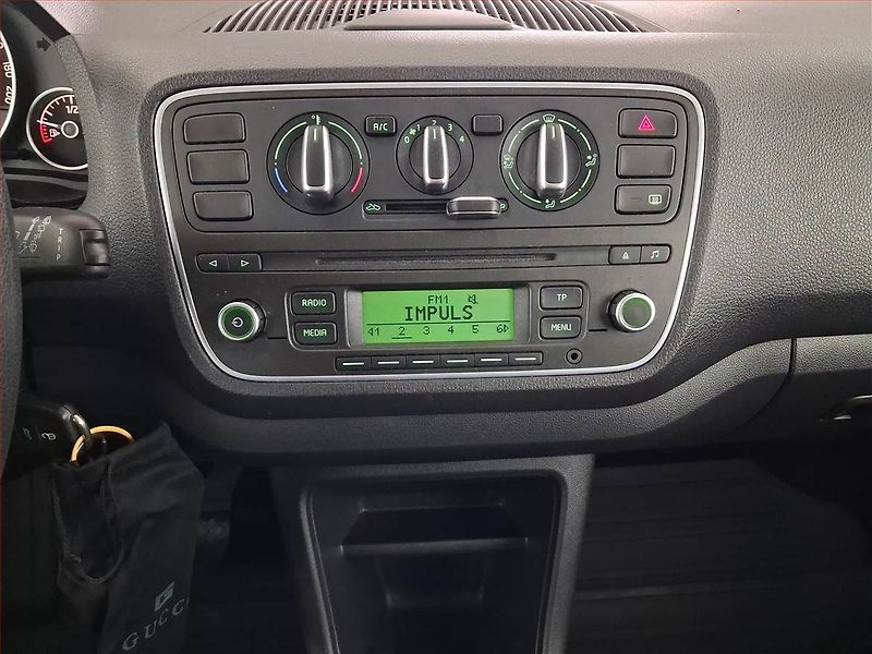 Škoda Citigo (2012) 1.0 MPI, Automat - fotka 12 z 18