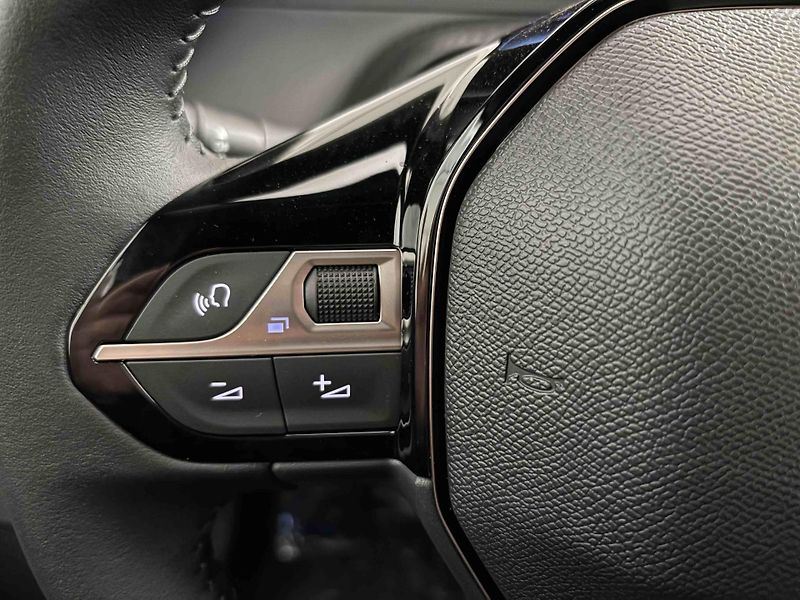 Peugeot 2008 (2026) Allure Hybrid 145 e-DCS6 - fotka 18 z 36