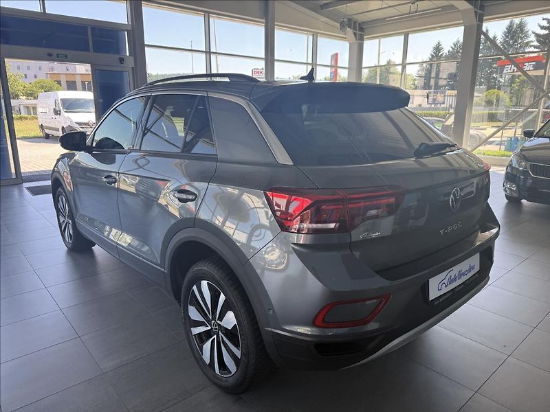 Volkswagen T-Roc 1,0   TSI 85kW,SERVISKA,1.MAJ - fotka 4 z 25